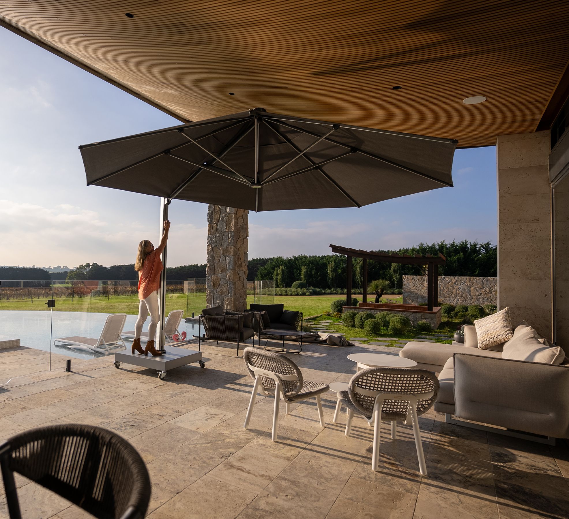 Shadowspec Serenity™ - Rotating Cantilever Umbrella